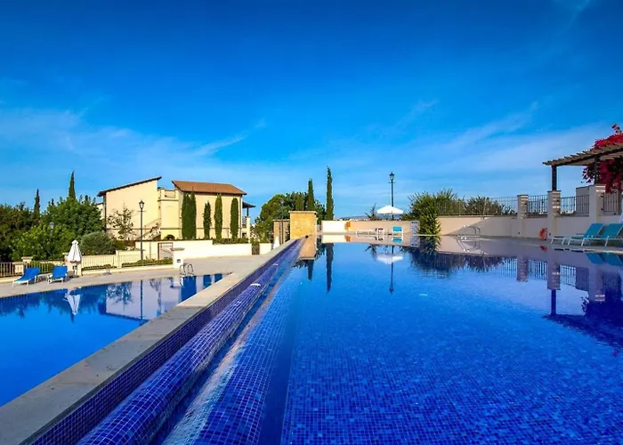 Beautifully Decorated Alambra, With Coast And Sunset Views, Aphrodite Hills 公寓