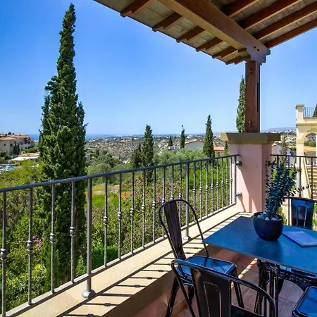 Beautifully Decorated Alambra, With Coast And Sunset Views, Aphrodite Hills Kouklia