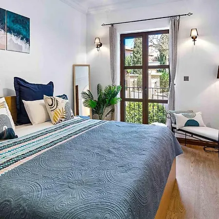 Beautifully Decorated Alambra, With Coast And Sunset Views, Aphrodite Hills Kouklia