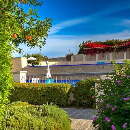 Beautifully Decorated Alambra, With Coast And Sunset Views, Aphrodite Hills *
