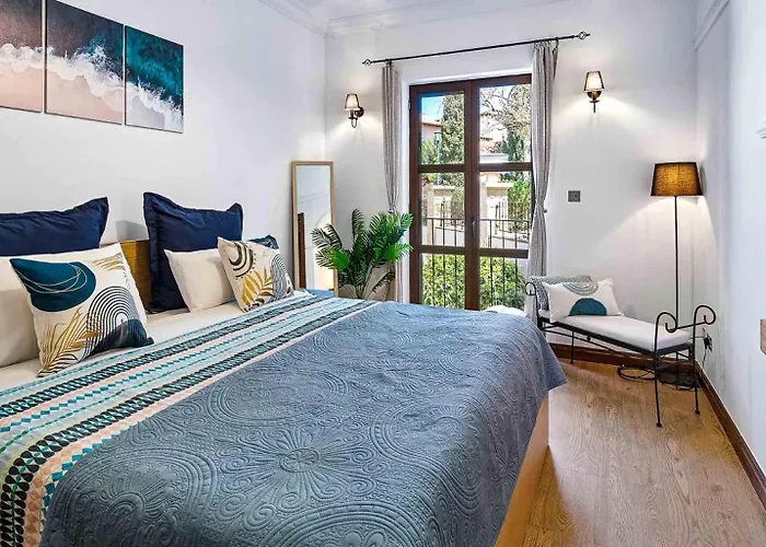 Beautifully Decorated Alambra, With Coast And Sunset Views, Aphrodite Hills Kouklia