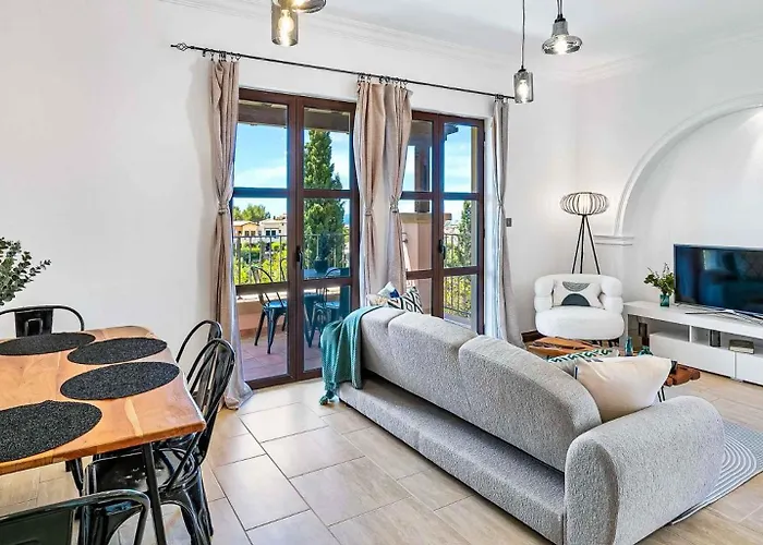 Beautifully Decorated Alambra, With Coast And Sunset Views, Aphrodite Hills *