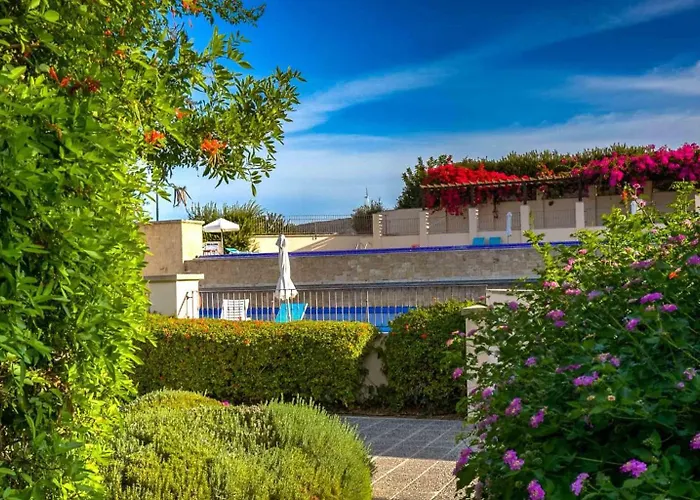 Beautifully Decorated Alambra, With Coast And Sunset Views, Aphrodite Hills *